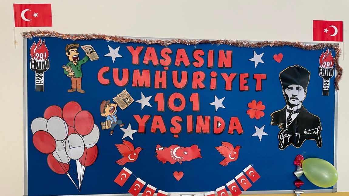 Cumhutiyet'imiz 101 yaşında. Yaşasın Cumhuriyet...